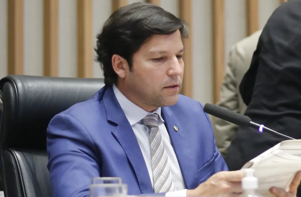 Comissão aprova projeto que torna escolas aptas a atender autistas no DF