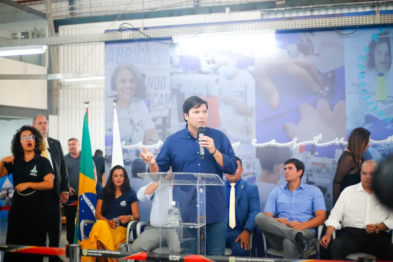 Em abertura do ano letivo da Fábrica Social, Robério afirma que seguirá priorizando políticas voltadas à qualificação profissional