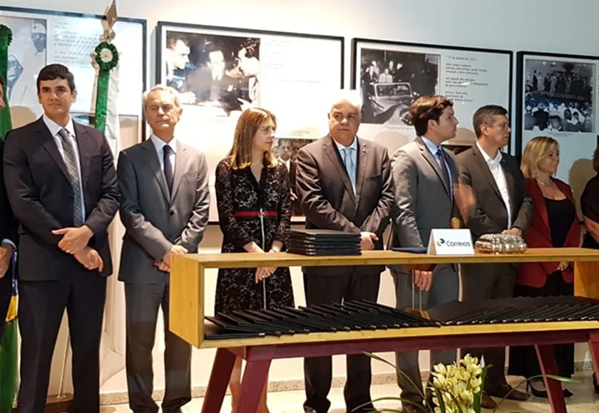 Correios e CLDF lançam selo em homenagem aos 59 anos de Brasília
