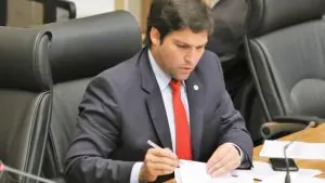 Deputado Robério propõe criação da Semana Distrital da Conscientização sobre a Esquizofrenia