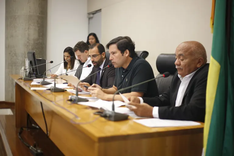 Projeto que garante matrícula de irmãos na mesma escola é aprovado na CCJ