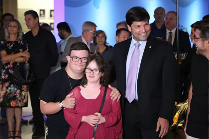 Robério Negreiros recebe família em evento de inclusão