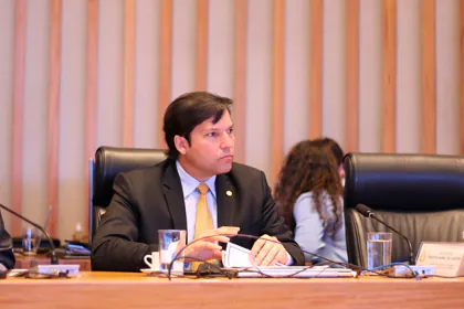 Robério Negreiros na mesa diretora da Câmara Legislativa do Distrito Federal
