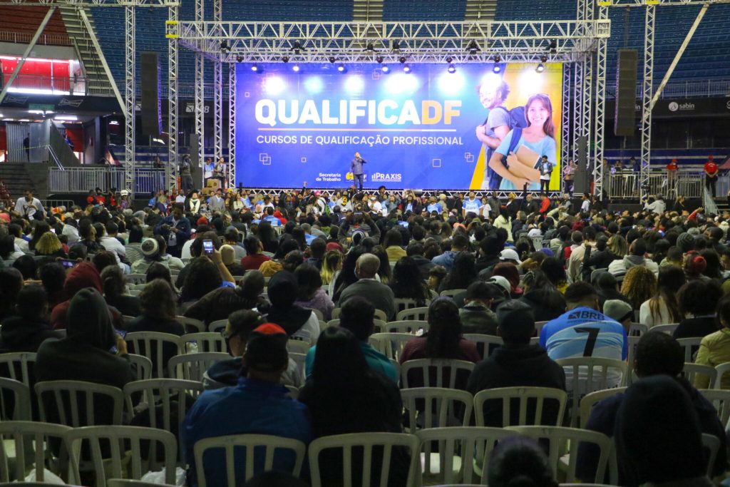 QualificaDF oferece 12 mil vagas em cursos gratuitos de qualificação profissional 